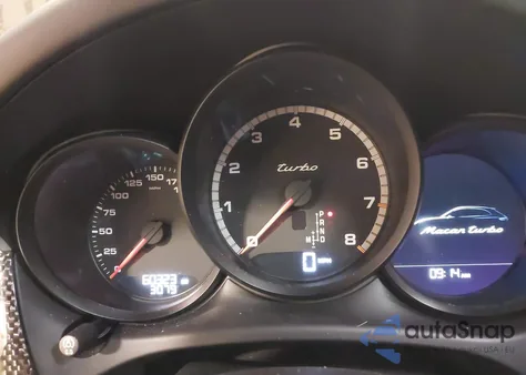 2018 Porsche Macan Turbo W/Performance Package z USA, uszkodzony, nr VIN WP1AF2A58JLB70887